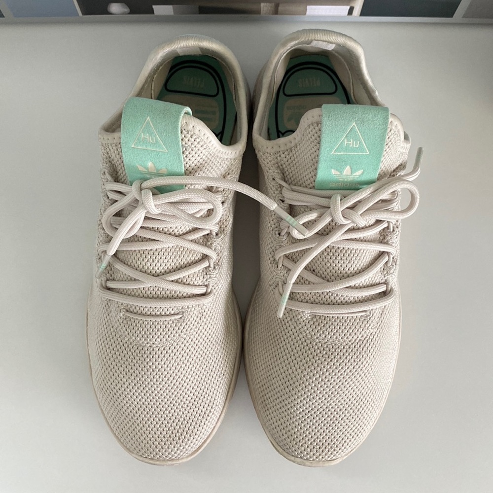 ADIDAS Hu Pharrell Williams tennis shoes